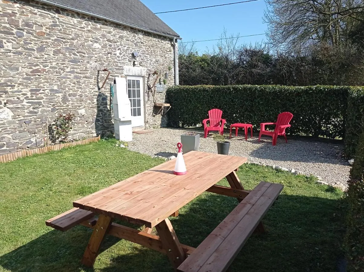 Les Gites Du Triskell, Gite De L'Air Sainte-Trephine Holiday home